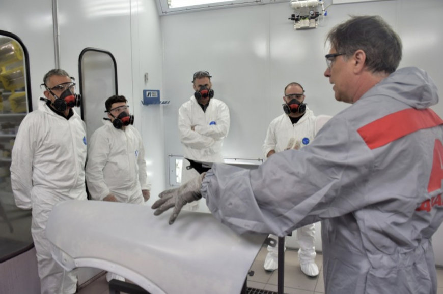 TOYOTA ESPAÑA COLABORA CON AXALTA REFINISH Y SIKKENS PARA FORMAR A SUS TÉCNICOS EN EL ÁREA DE PINTURA DE CARROCERÍA